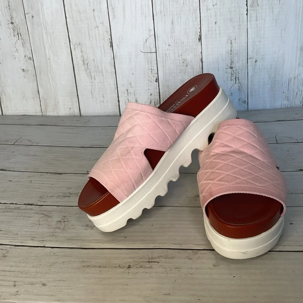 Nurture Roam Willow Knit Flatform Pink Slip-On Sandals.